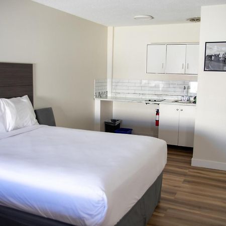 Ramada By Wyndham Dawson Creek Ξενοδοχείο Εξωτερικό φωτογραφία