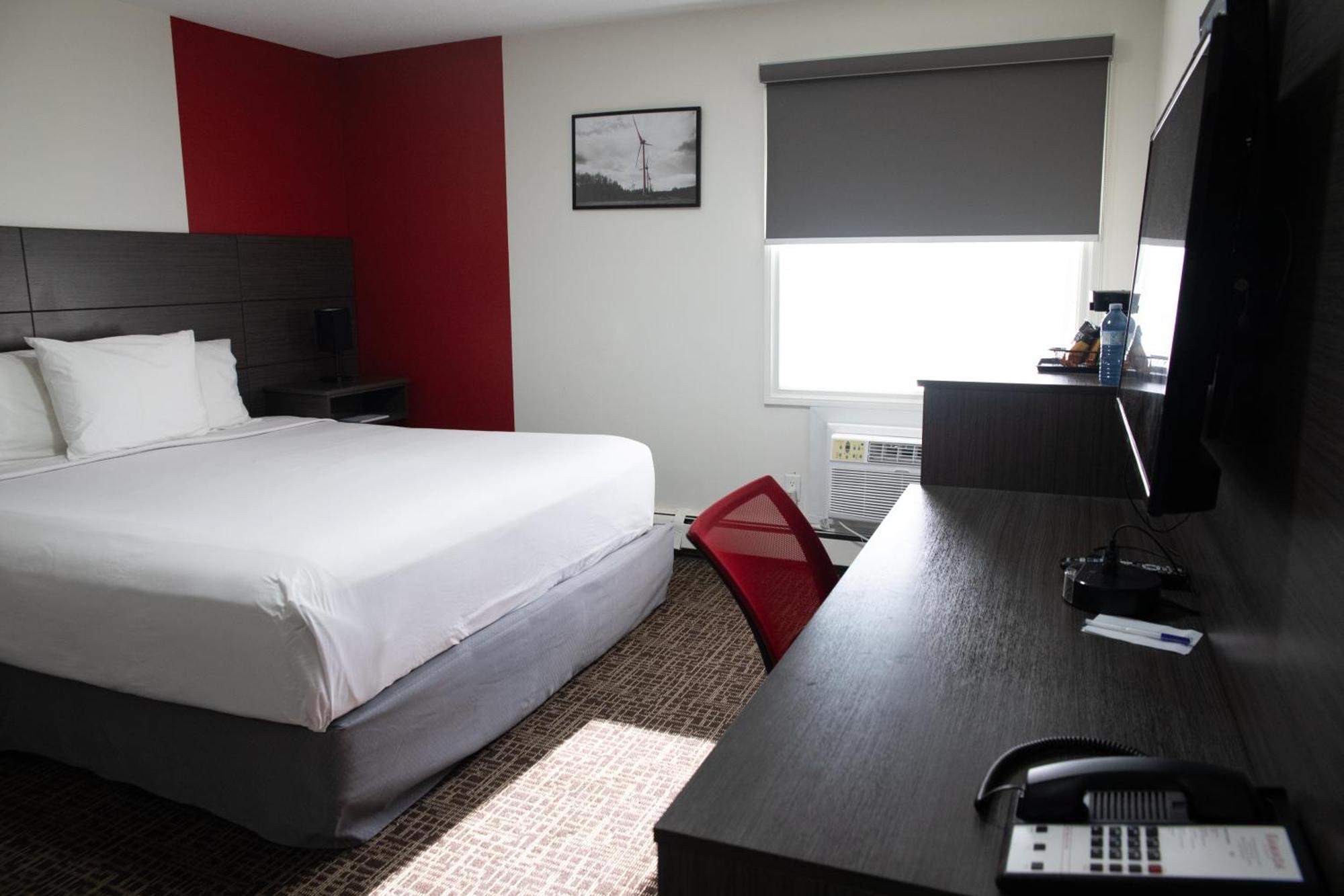 Ramada By Wyndham Dawson Creek Ξενοδοχείο Εξωτερικό φωτογραφία