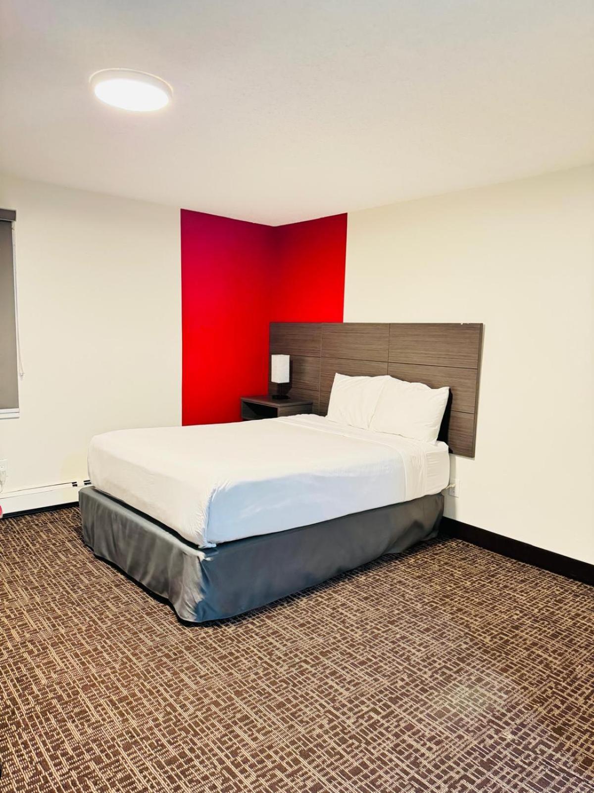 Ramada By Wyndham Dawson Creek Ξενοδοχείο Εξωτερικό φωτογραφία